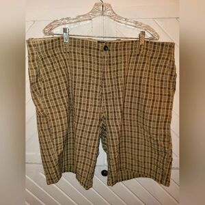 Izod brown plaid shorts